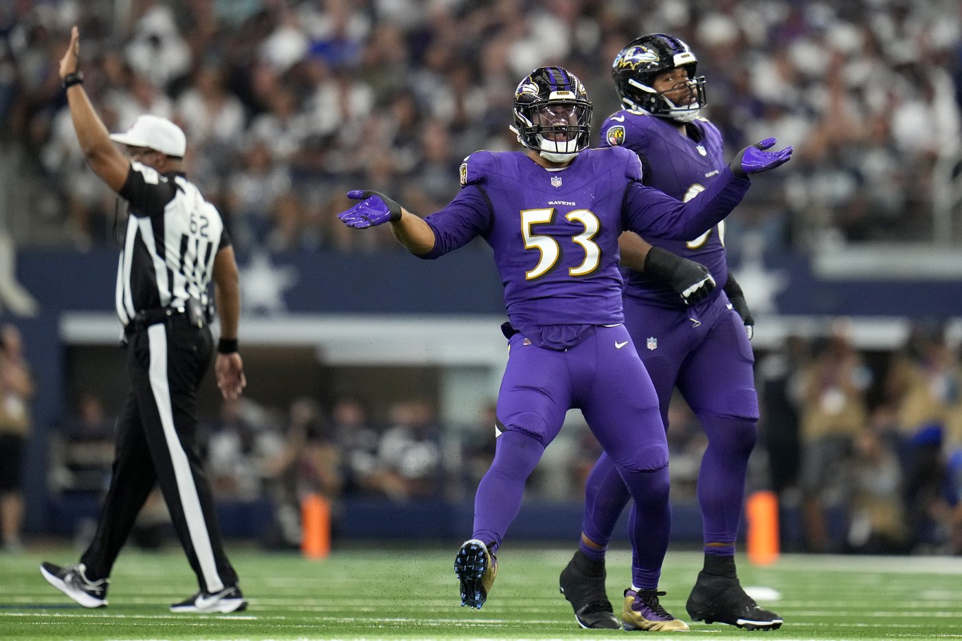 Henry rushes for 151 yards, 2 TDs as Ravens hang on to beat Cowboys 28-25 | iNFOnews.ca