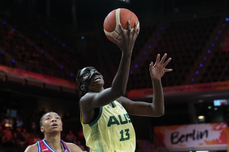 Australia and Japan start women’s basketball World Cup with wins; US faces China later | iNFOnews.ca