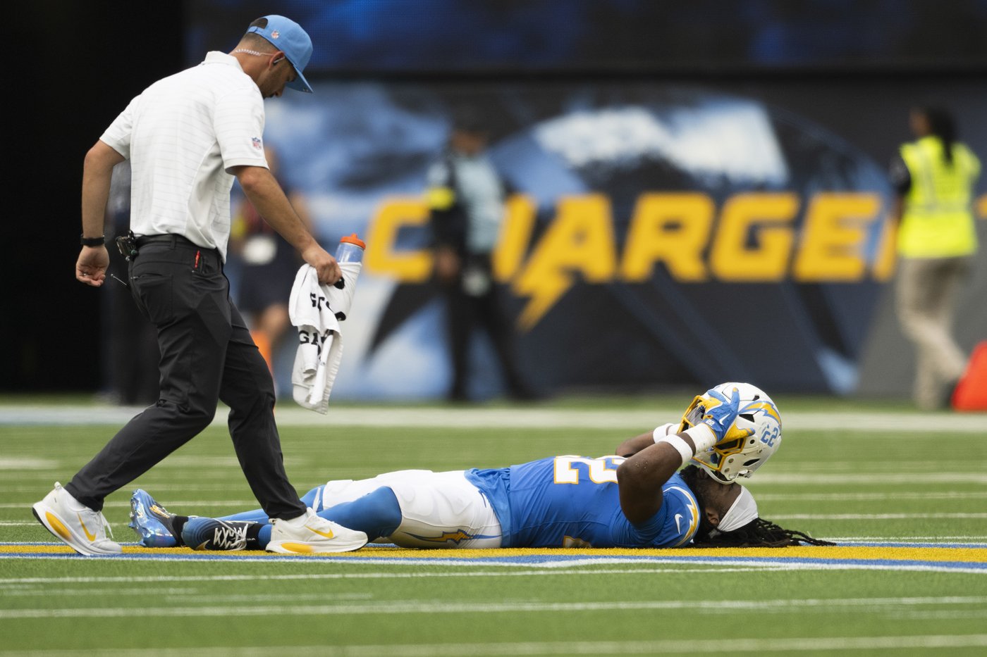 Chargers' Najee Harris injures Achilles tendon during non-contact play against Broncos | iNFOnews.ca Chargers' Najee Harris injures Achilles tendon during non-contact play against Broncos | iNFOnews.ca