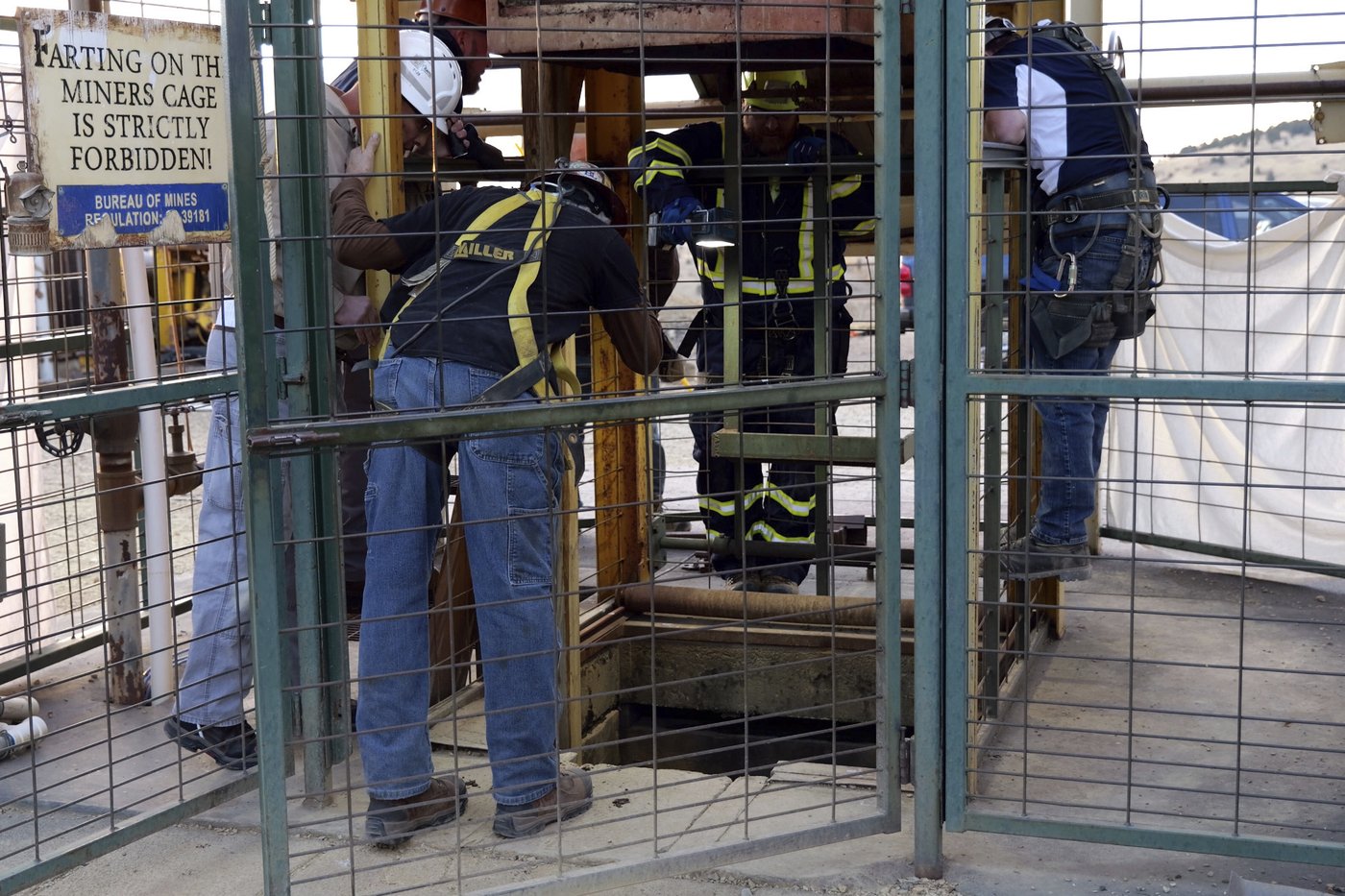 Elevator door was 'broken' during Colorado mine tour accident that killed 1 and trapped 12 | iNFOnews.ca