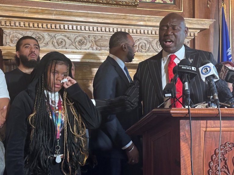 Attorney for family of man killed by Madison police says the officer should be criminally charged | iNFOnews.ca