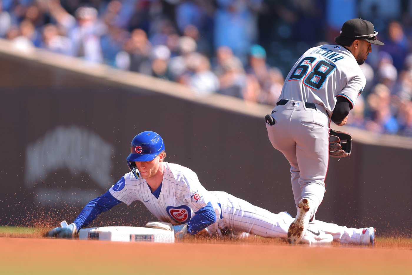 Pete Crow-Armstrong joins 40-40 club when he swipes base for Cubs in 1st inning vs. Marlins | iNFOnews.ca Pete Crow-Armstrong joins 40-40 club when he swipes base for Cubs in 1st inning vs. Marlins | iNFOnews.ca