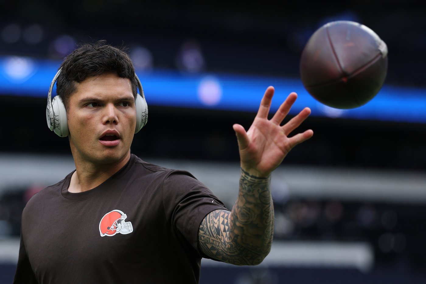 Browns' QB question: Stay the course with Dillon Gabriel or give Shedeur Sanders a shot? | iNFOnews.ca Browns' QB question: Stay the course with Dillon Gabriel or give Shedeur Sanders a shot? | iNFOnews.ca