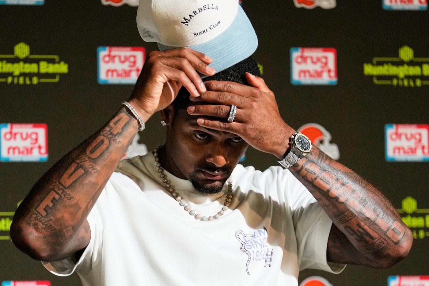 Deshaun Watson calls booing by Browns fans 'disrespectful' and 'personal,' but QB feels love on road | iNFOnews.ca Deshaun Watson calls booing by Browns fans 'disrespectful' and 'personal,' but QB feels love on road | iNFOnews.ca