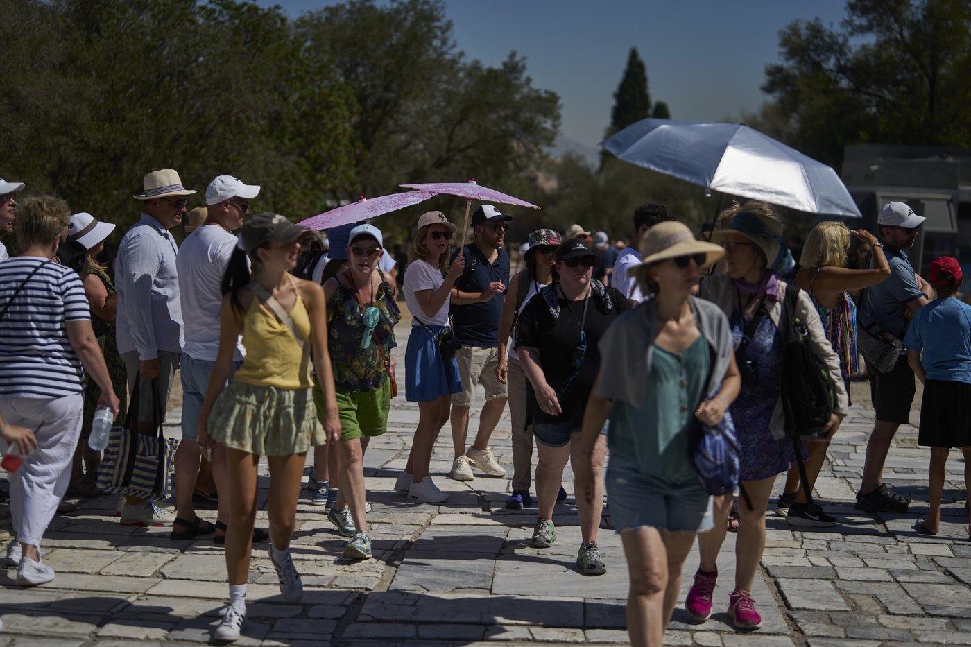 Greece imposes work breaks as a heat wave grips the country | iNFOnews.ca