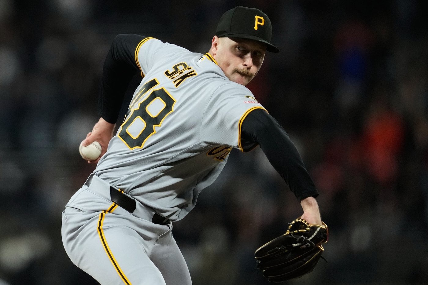Pirates get a season-high 20 hits and beat the Giants 13-3 | iNFOnews.ca