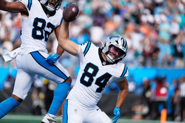 Bryce Young, Rico Dowdle help Panthers rally from 17 points down to beat Dolphins 27-24 | iNFOnews.ca
