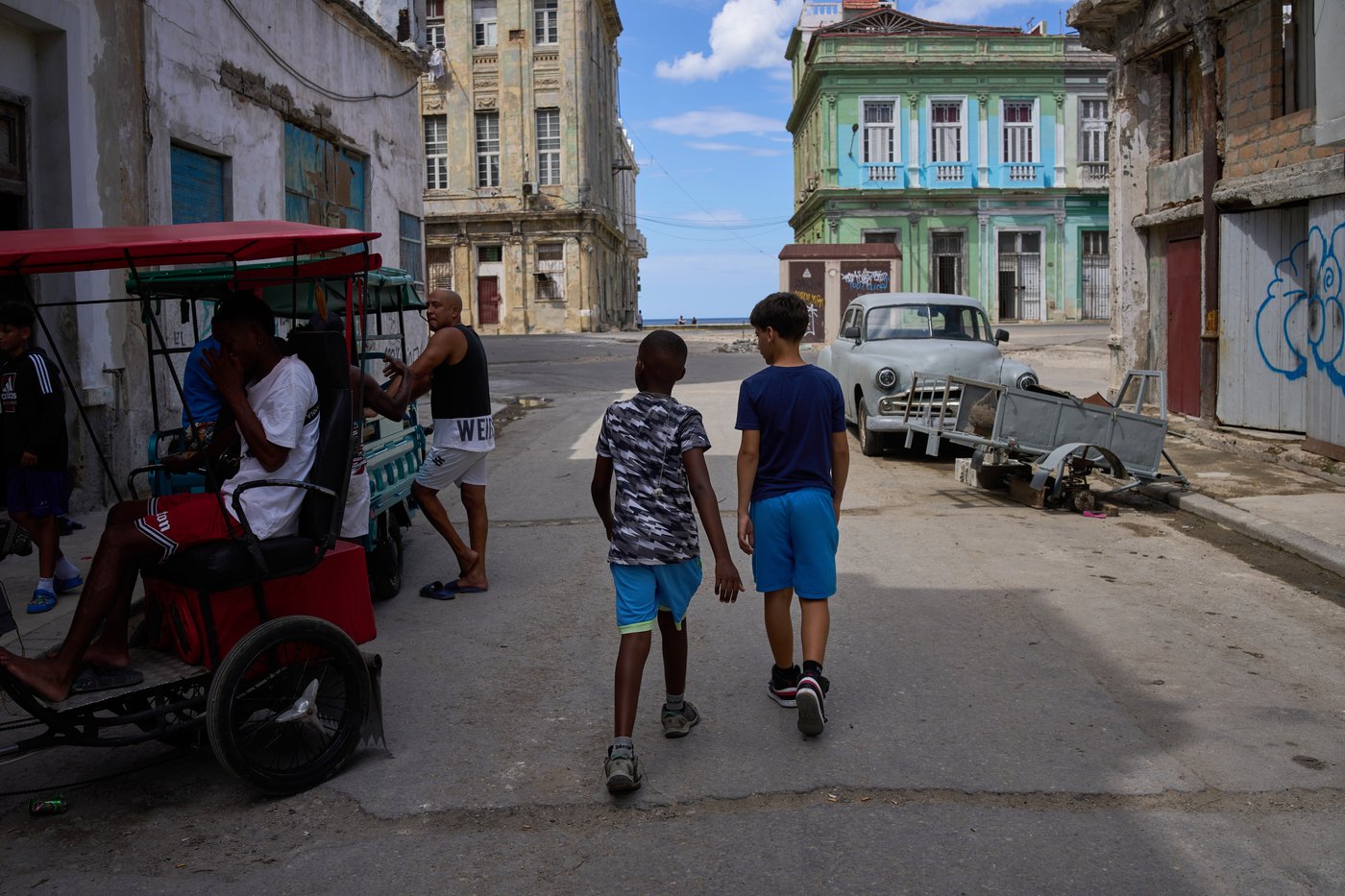 Cuba plunged into islandwide blackout as power crisis worsens, in photos | iNFOnews.ca