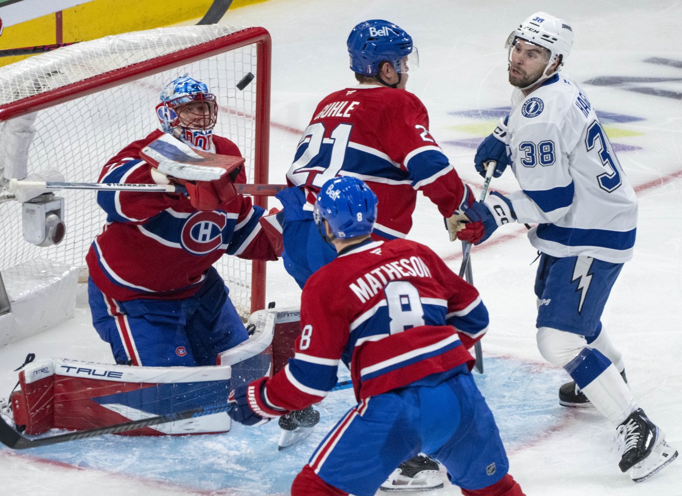 Hutson scores in OT, Canadiens beat Lightning 3-2 to take 2-1 series lead | iNFOnews.ca