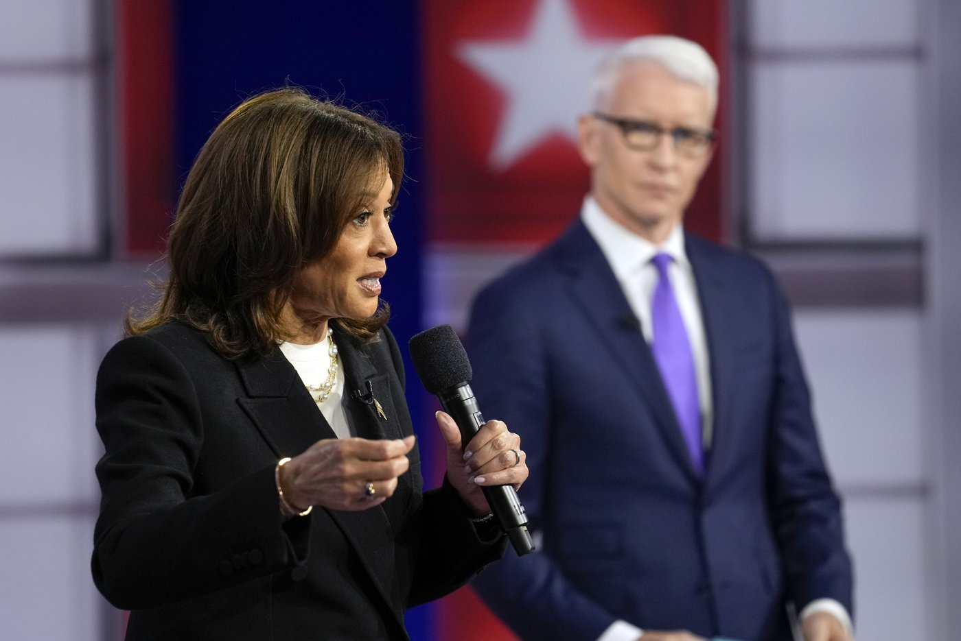 Harris says Trump 'is a fascist' after his ex-chief of staff says he wanted generals like Hitler's | iNFOnews.ca Harris says Trump 'is a fascist' after his ex-chief of staff says he wanted generals like Hitler's | iNFOnews.ca
