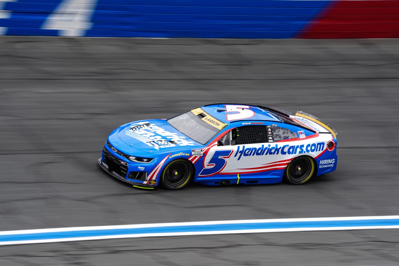 Ryan Blaney wins pole at Phoenix Raceway while NASCAR postseason leader Kyle Larson to start 22nd | iNFOnews.ca Ryan Blaney wins pole at Phoenix Raceway while NASCAR postseason leader Kyle Larson to start 22nd | iNFOnews.ca