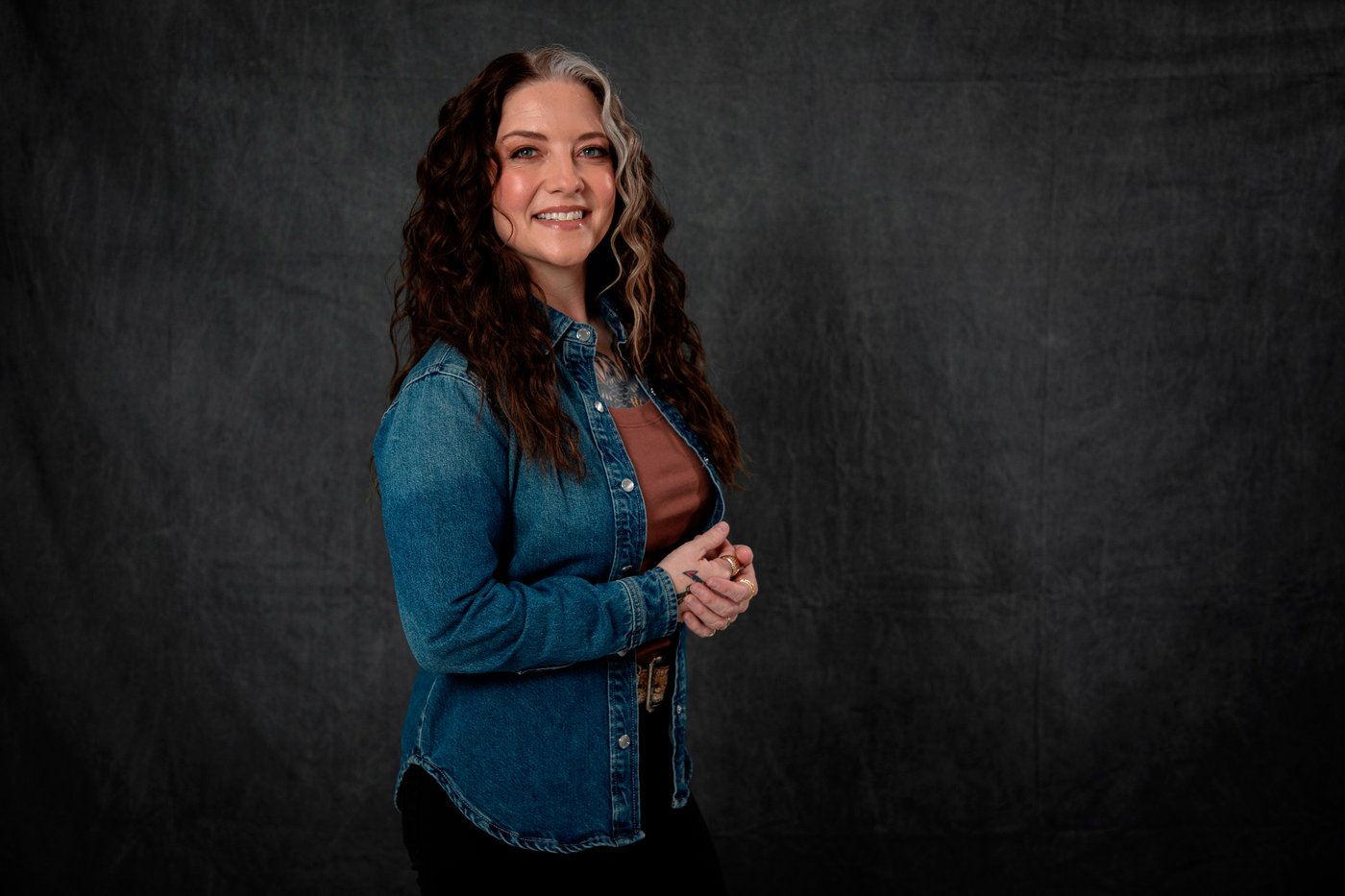 Ashley McBryde fell off the horse and went into the 'Wild.' Her new album is her most personal yet | iNFOnews.ca