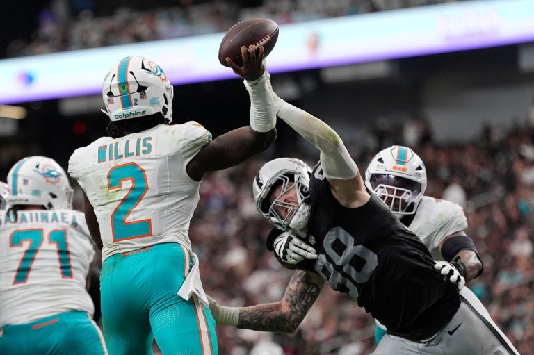 For young Dolphins and first-year coach, shaky opener is part of the rebuilding process | iNFOnews.ca