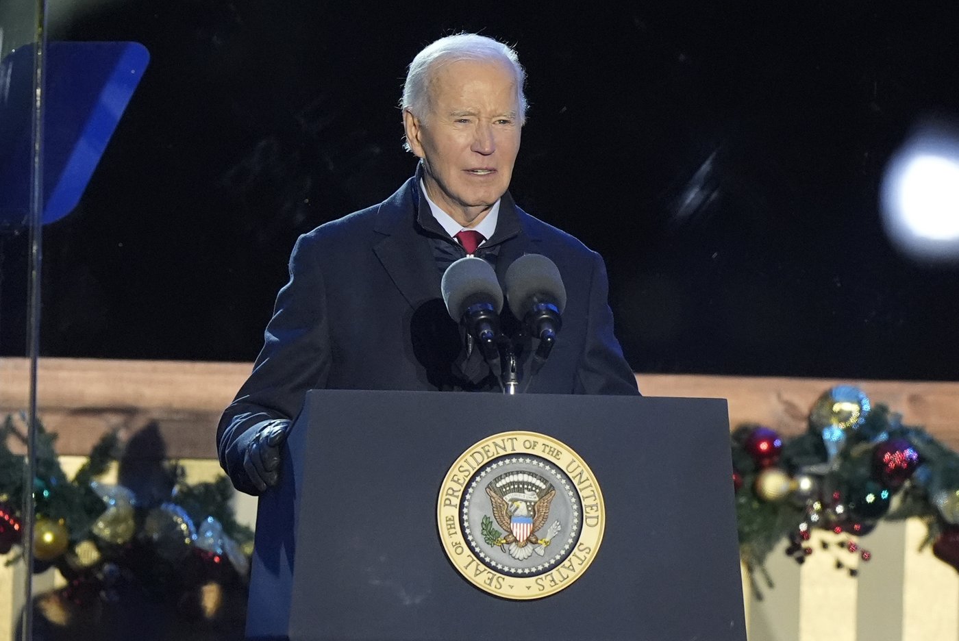 Biden at tree lighting says his holiday wish is for US to continue to seek light, liberty and love | iNFOnews.ca