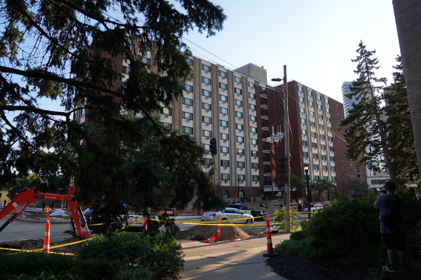 2 people killed and suspect is dead in downtown Minneapolis shooting | iNFOnews.ca 2 people killed and suspect is dead in downtown Minneapolis shooting | iNFOnews.ca