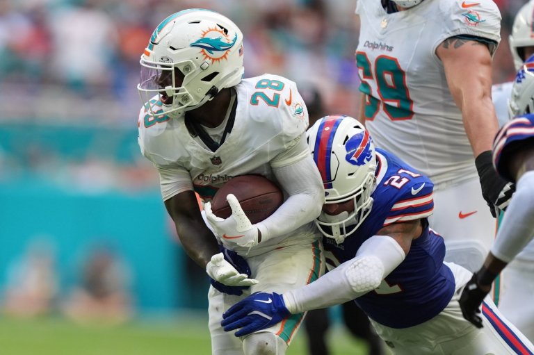 Dolphins coach McDaniel praises progress made by Waddle and Achane going into Commanders game | iNFOnews.ca