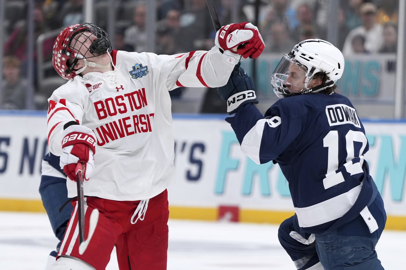 Michigan State forward Isaac Howard wins Hobey Baker award as college hockey's top player | iNFOnews.ca Michigan State forward Isaac Howard wins Hobey Baker award as college hockey's top player | iNFOnews.ca
