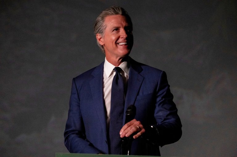 California Gov. Gavin Newsom extends cap-and-trade program aimed at curbing carbon emissions | iNFOnews.ca