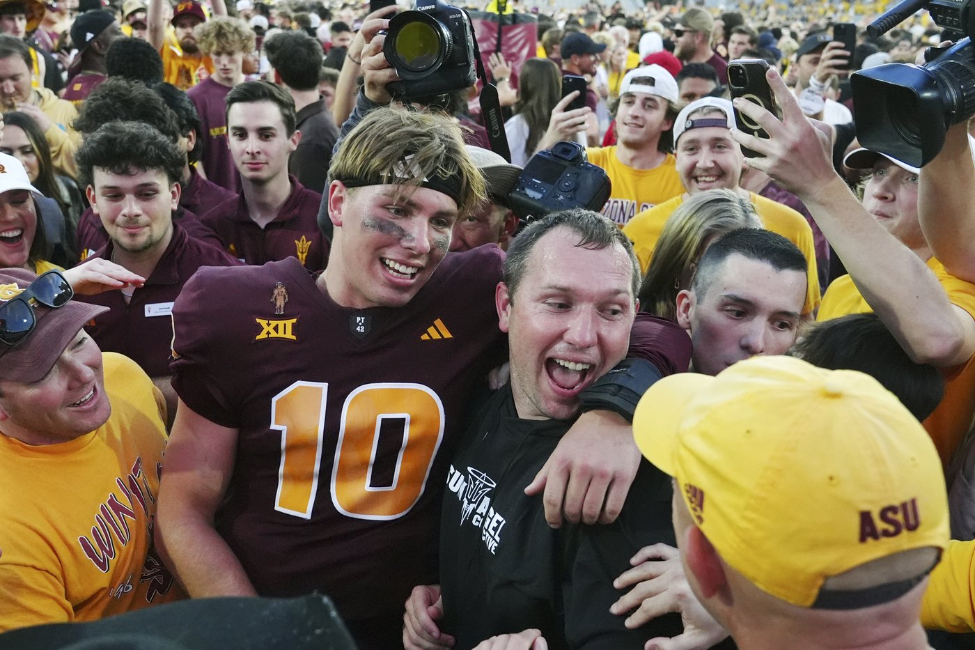 BYU coach Kalani Sitake doesn't blame 28-23 loss on Arizona State's premature field storming | iNFOnews.ca