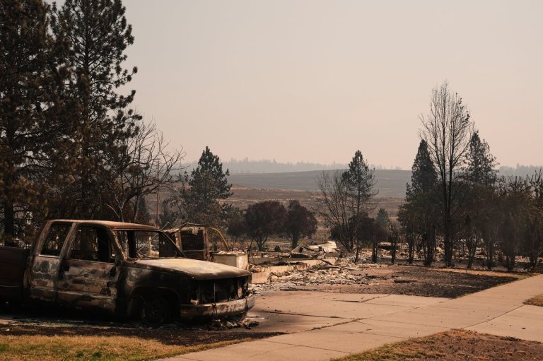Firefighters get a handle on Spokane wildfires as tens of thousands remain evacuated | iNFOnews.ca