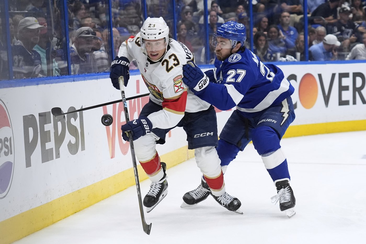 Schmidt scores again as Panthers beat Lightning 2-0 for 2-0 series lead | iNFOnews.ca