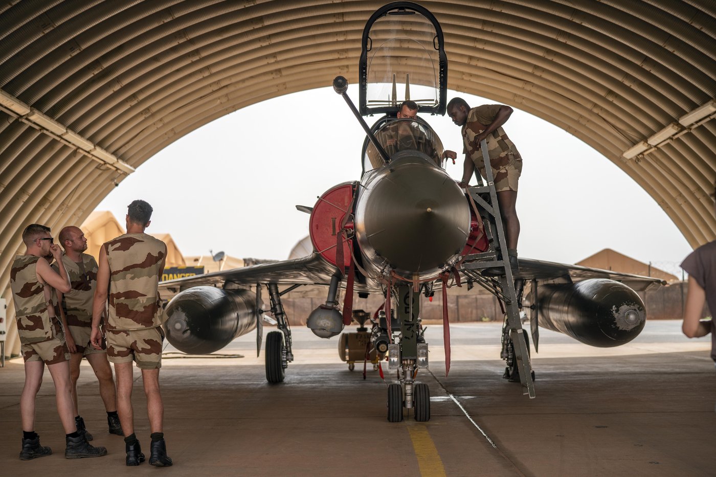 France flies out 2 Mirage fighter jets from Chad to signal beginning of military withdrawal | iNFOnews.ca France flies out 2 Mirage fighter jets from Chad to signal beginning of military withdrawal | iNFOnews.ca