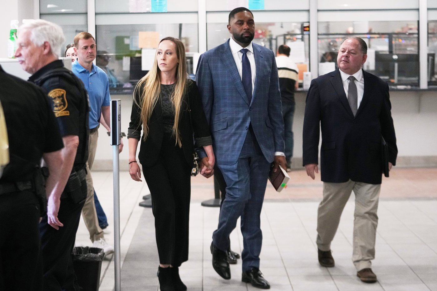 Sherrone Moore's former assistant sues University of Michigan, claims violations of records requests | iNFOnews.ca Sherrone Moore's former assistant sues University of Michigan, claims violations of records requests | iNFOnews.ca