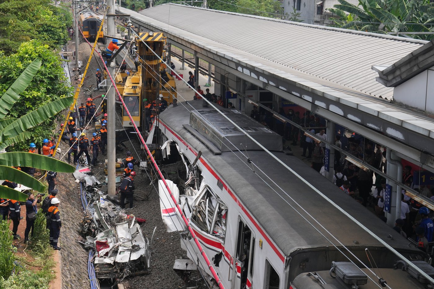 In the news today: Economic update, OPP officer dead, Parents on social media ban | iNwheels