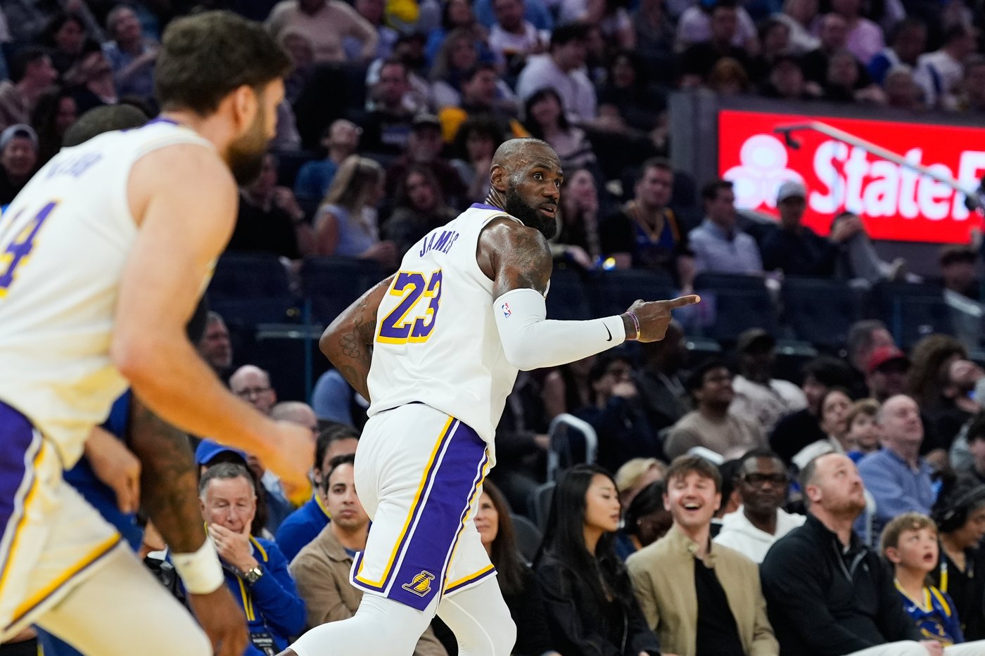 Luka Doncic scores 26 points, LeBron James adds 22 as Lakers run away from Warriors for 129-101 win | iNFOnews.ca Luka Doncic scores 26 points, LeBron James adds 22 as Lakers run away from Warriors for 129-101 win | iNFOnews.ca