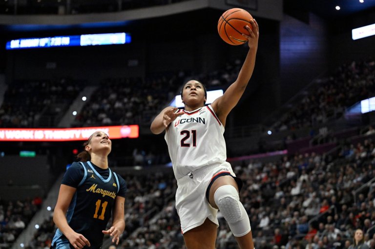 Strong, top-ranked UConn Huskies roll past Marquette in final home game of 2025 | iNFOnews.ca