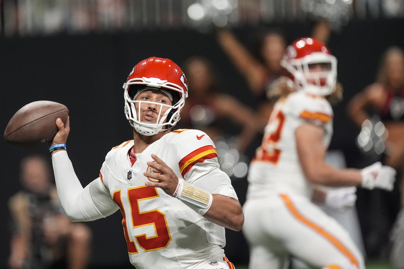 Mahomes and Chiefs could be in for another close finish when they visit Chargers on Sunday | iNFOnews.ca