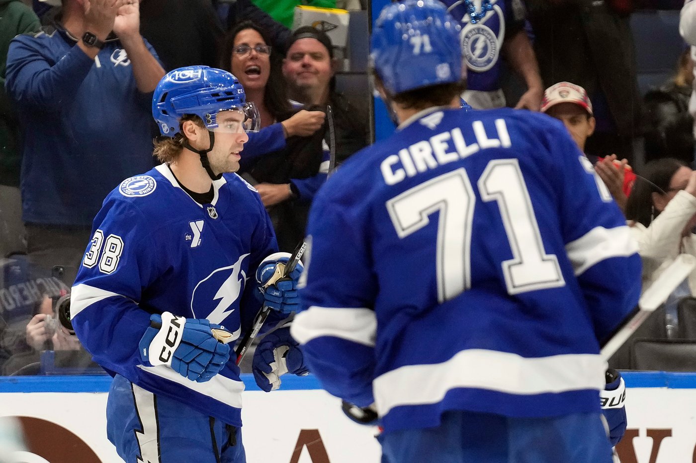 Brandon Hagel scores 2 goals to reach 25 as Lightning continue surge with 4-1 win over Sharks | iNFOnews.ca Brandon Hagel scores 2 goals to reach 25 as Lightning continue surge with 4-1 win over Sharks | iNFOnews.ca