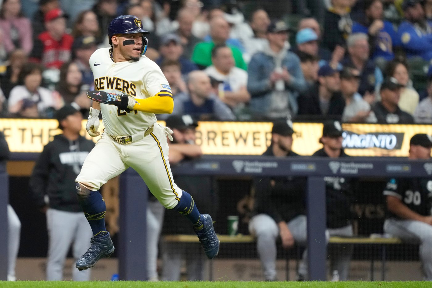 Brewers' Chourio and Vaughn are beginning rehab assignments as they approach return from injuries | iNFOnews.ca