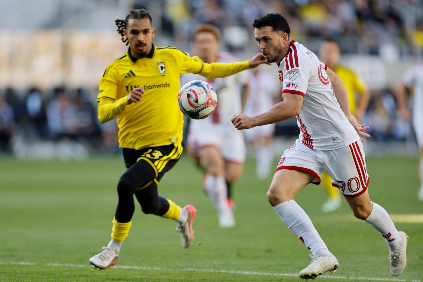 Malte Amundsen scores 2 goals, Crew beats Toronto 4-2 for 5th win in last 6 games | iNFOnews.ca