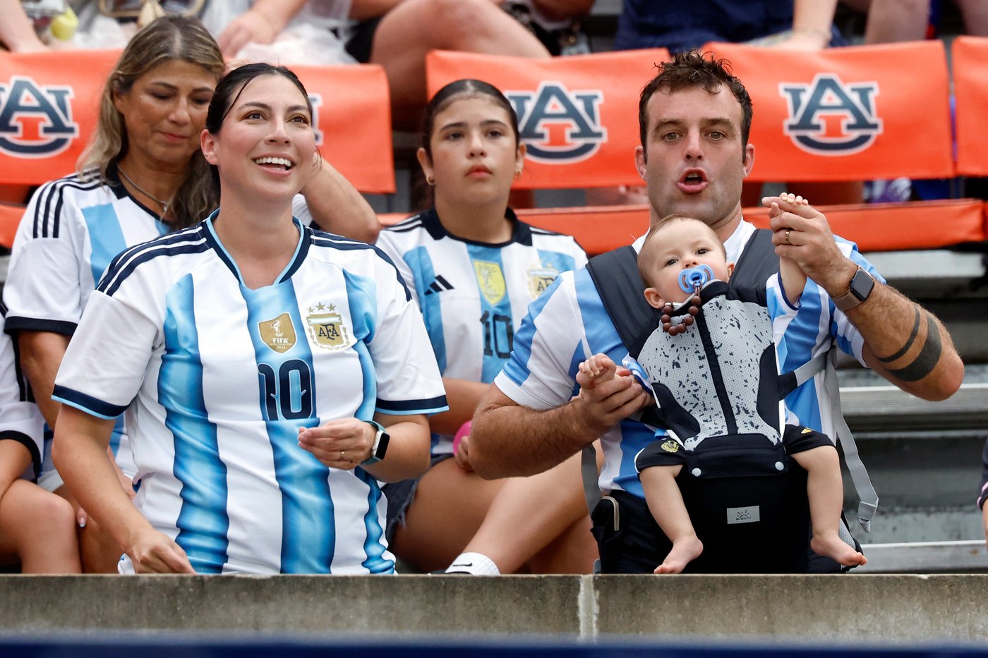 Messi scores on a penalty as Argentina beats Iceland 3-0 in its final World Cup tune-up | iNFOnews.ca