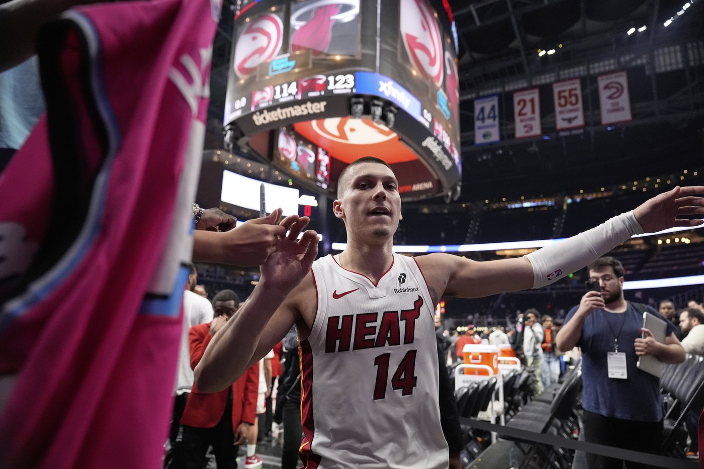 Herro scores 30 points to lead Heat past Hawks 123-114 in OT in play-in and into NBA playoffs | iNFOnews.ca