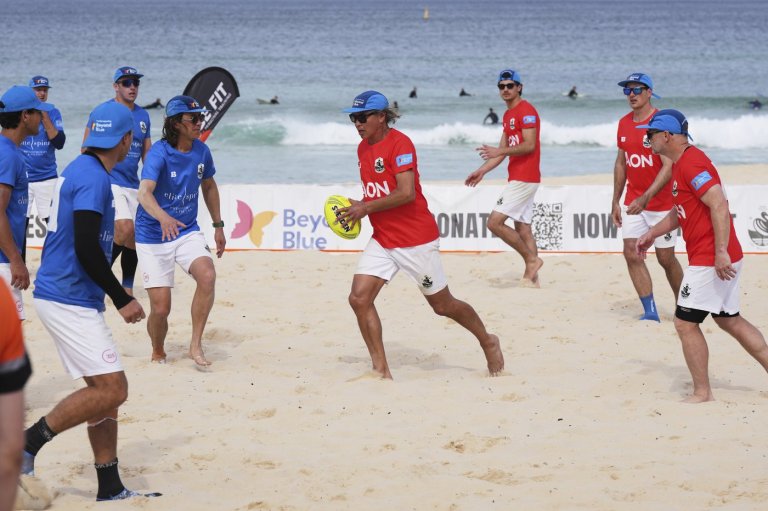 Australian friends claim world record for longest beach touch rugby game | iNFOnews.ca