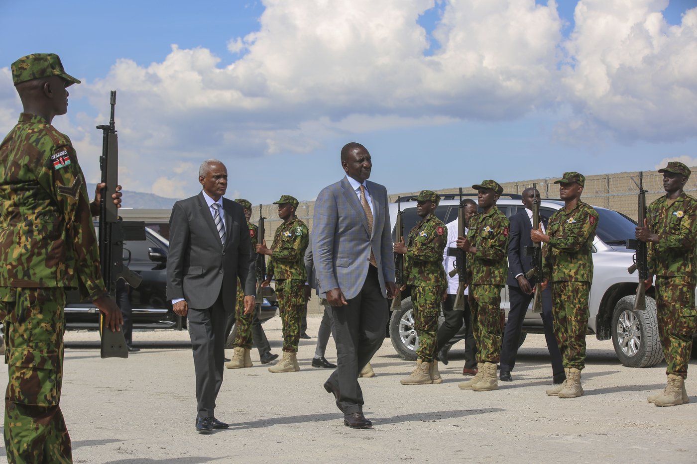 Kenyan president visits Haiti as it grapples with future of international efforts to fight gangs | iNFOnews.ca Kenyan president visits Haiti as it grapples with future of international efforts to fight gangs | iNFOnews.ca