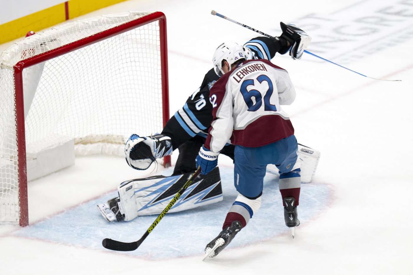 Lehkonen has hat trick, Blackwood stops 34 shots as Avalanche beat Utah 4-1 | iNFOnews.ca