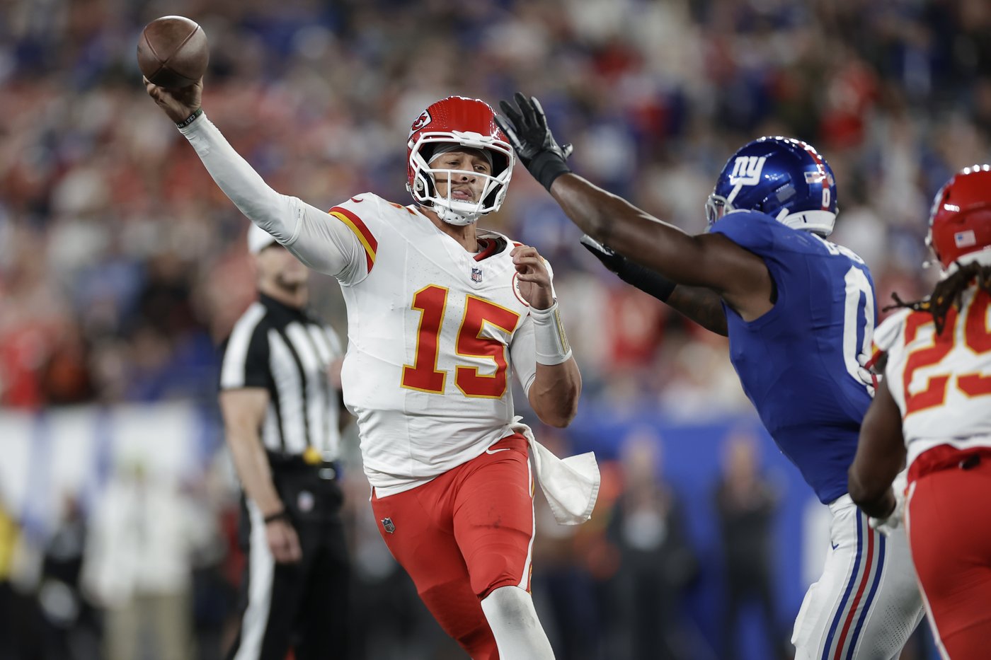 Patrick Mahomes and the Chiefs beat the Giants 22-9 for their first win this season | iNFOnews.ca Patrick Mahomes and the Chiefs beat the Giants 22-9 for their first win this season | iNFOnews.ca