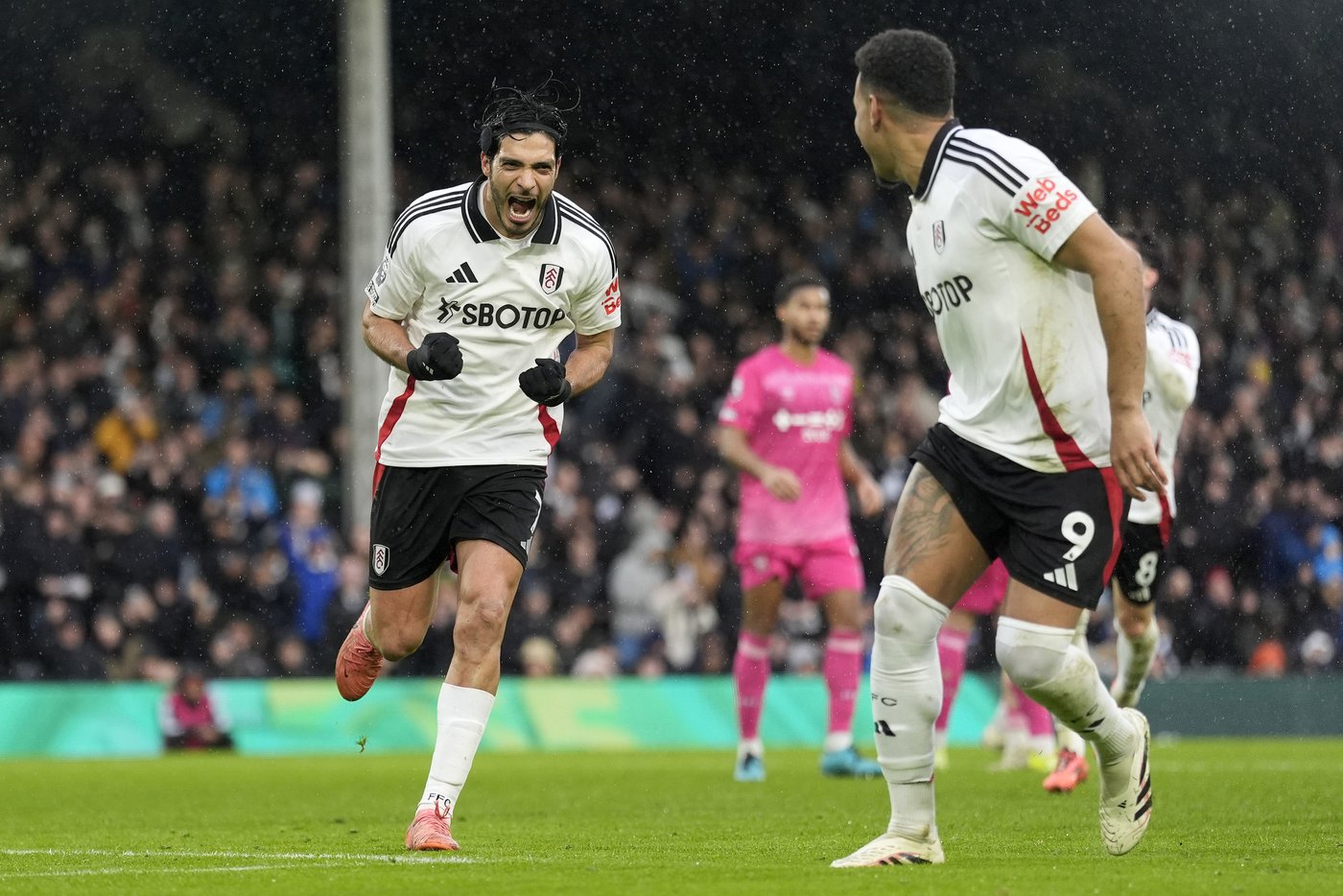 Diallo goal seals 2-2 draw for Man United against Liverpool | iNFOnews.ca
