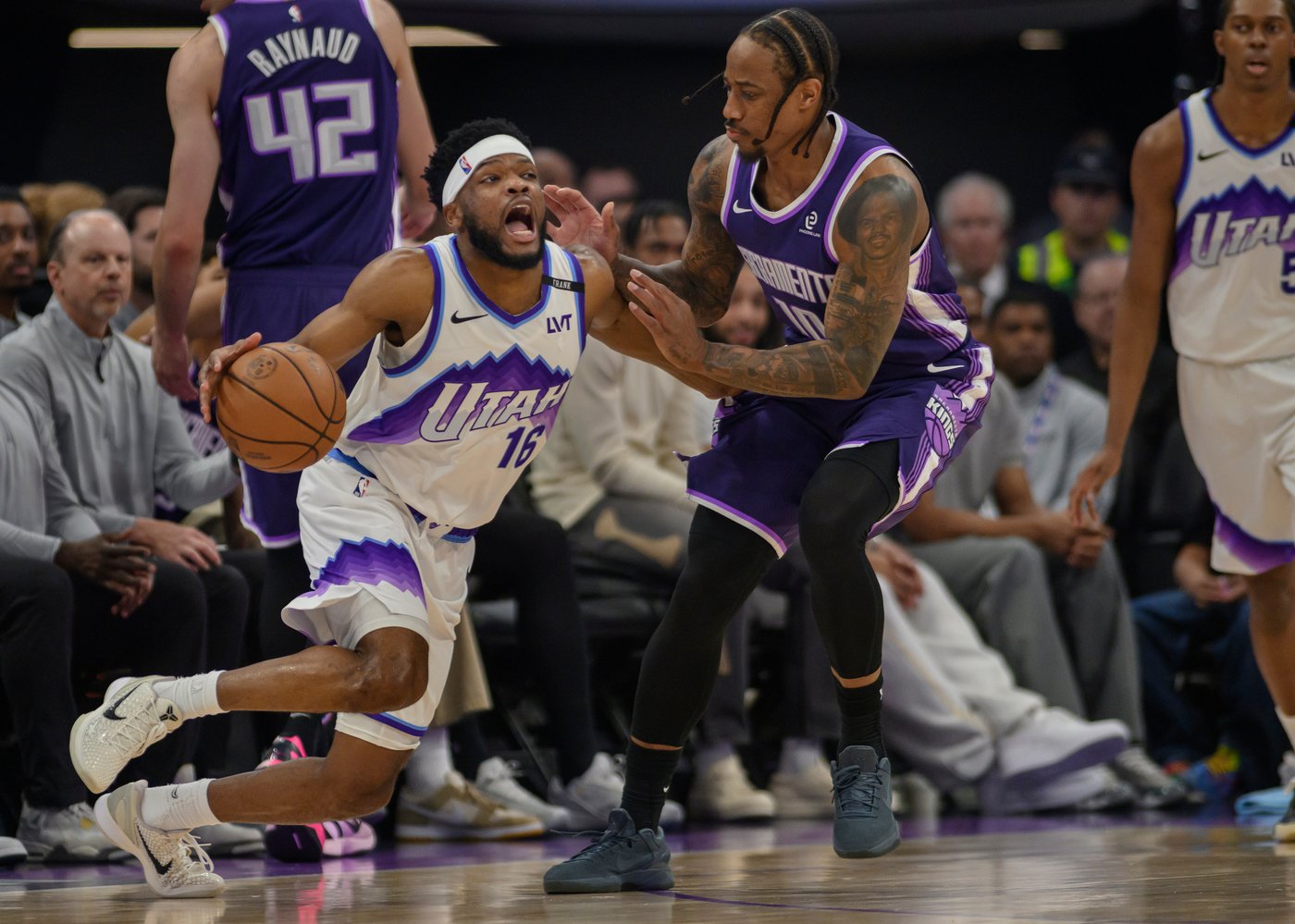 DeMar DeRozan scores season-high 41 points as Kings beat Jazz 116-111 | iNFOnews.ca