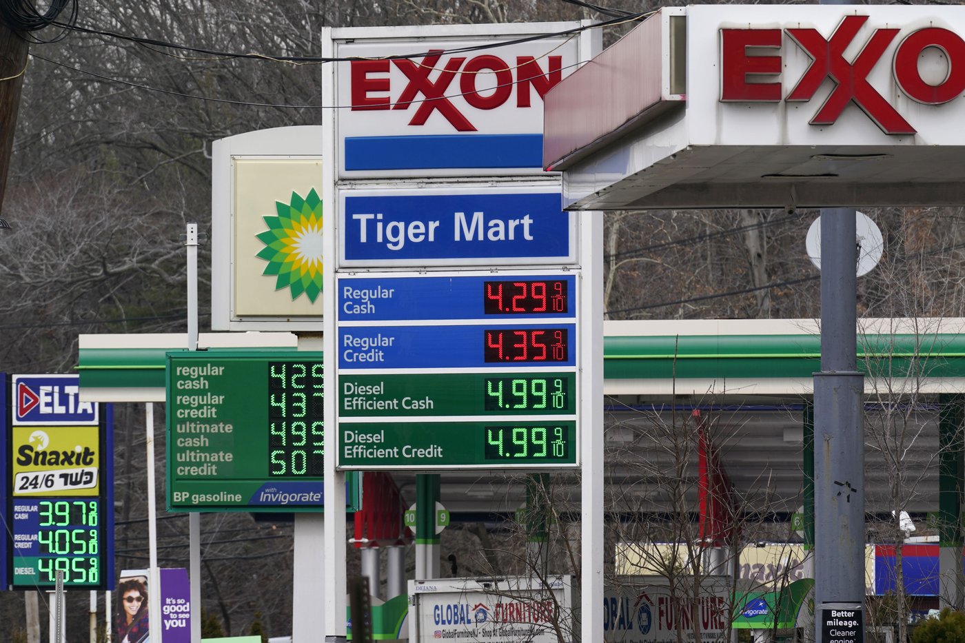New Jersey's gas tax climbing by nearly 3 cents starting New Year's Day | iNFOnews.ca