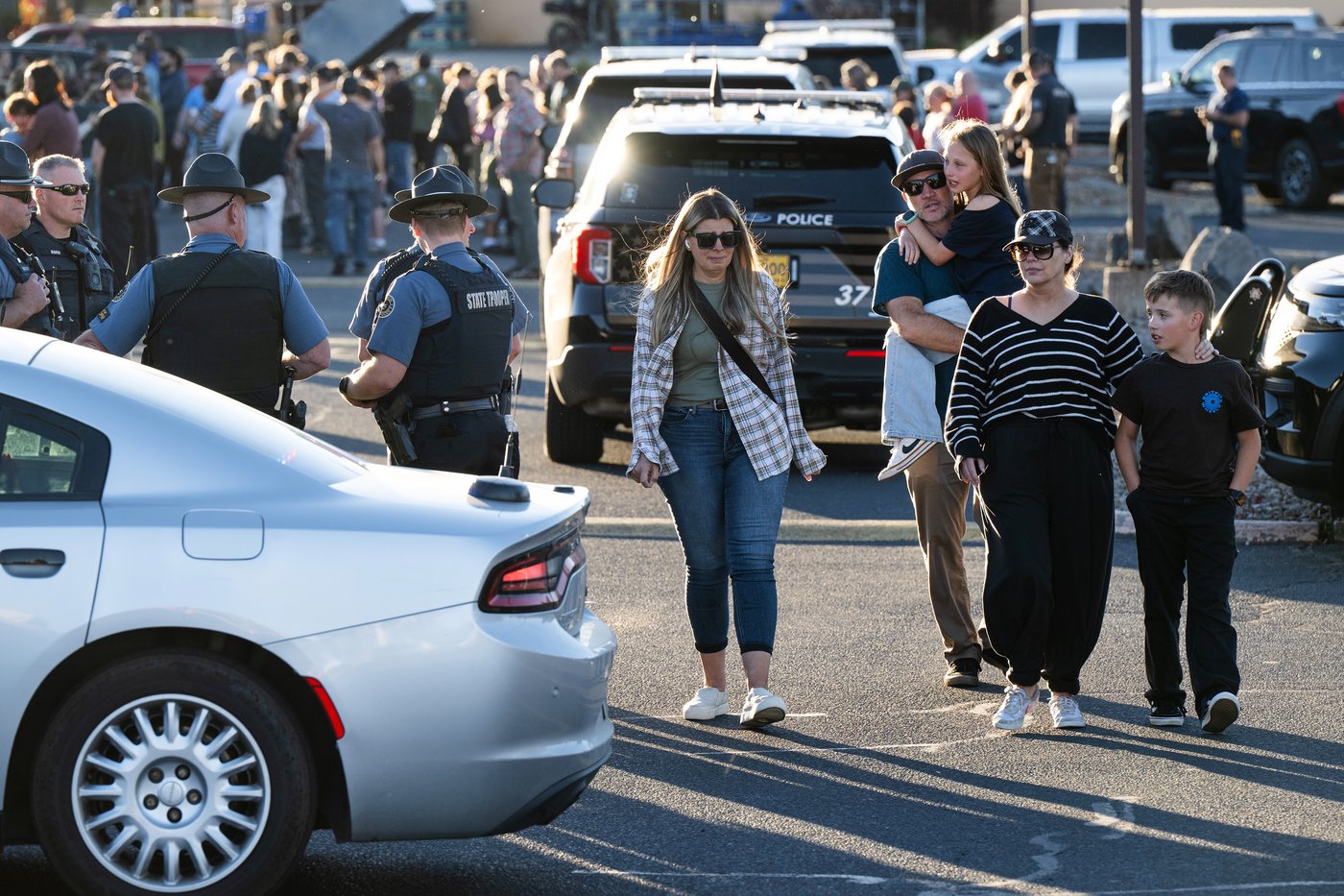 Teen shooter kills 4 at Oregon elementary school before being shot by a witness | iNFOnews.ca