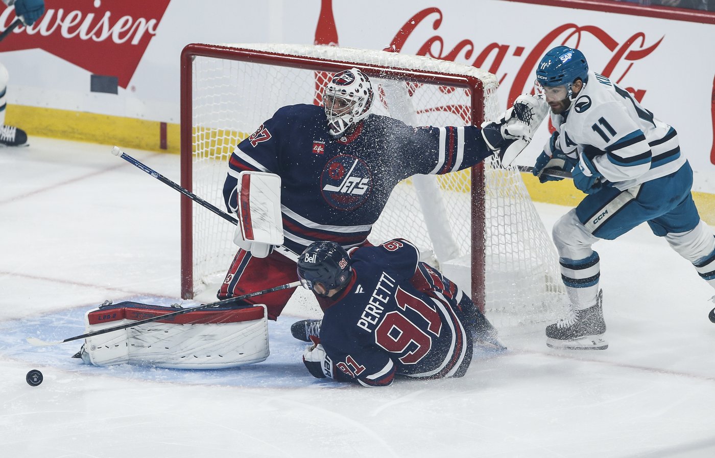 Ehlers and Perfetti score twice, Jets stay perfect with 8-3 win over Sharks | iNFOnews.ca