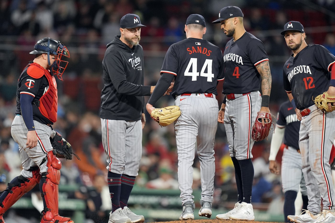 Twins will bring back Rocco Baldelli as manager despite late-season collapse | iNFOnews.ca Twins will bring back Rocco Baldelli as manager despite late-season collapse | iNFOnews.ca