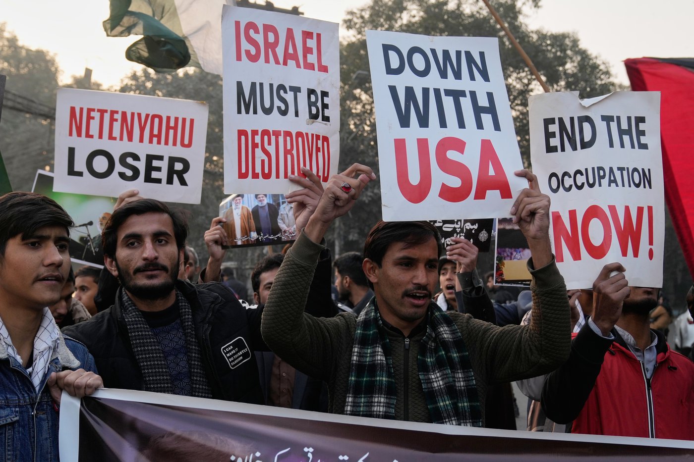 The Latest: Trump says Iran proposed negotiations as hundreds killed in protests | iNFOnews.ca