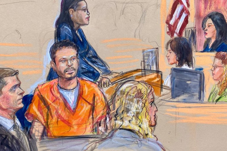 Man accused of trying to kill Trump at correspondents' gala agrees to remain jailed for now | iNFOnews.ca