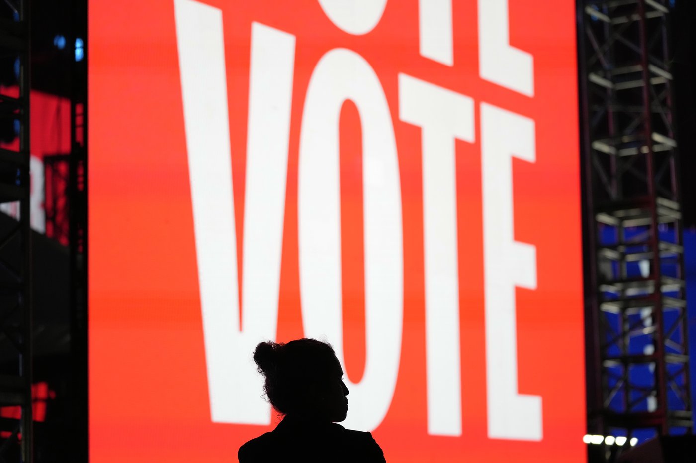 In the news today: Canadians watch as Americans head to the polls | iNFOnews.ca In the news today: Canadians watch as Americans head to the polls | iNFOnews.ca