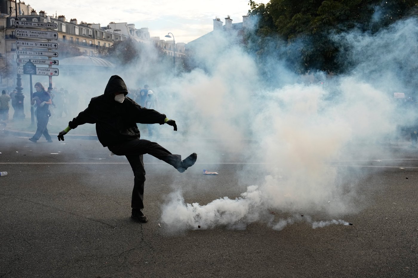 Gruesome injuries throw spotlight on France's policing of high school protests | iNFOnews.ca